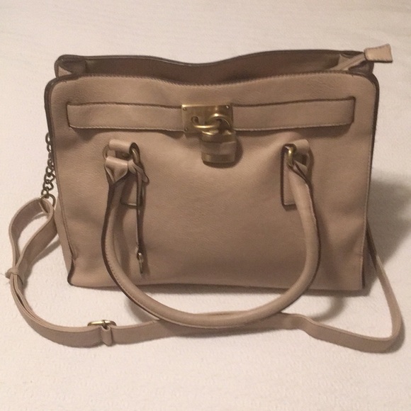 Kelly & Katie Purse - Picture 2 of 8